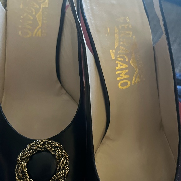 Salvatore Ferragamo Red Gift Box - Picture 3 of 6